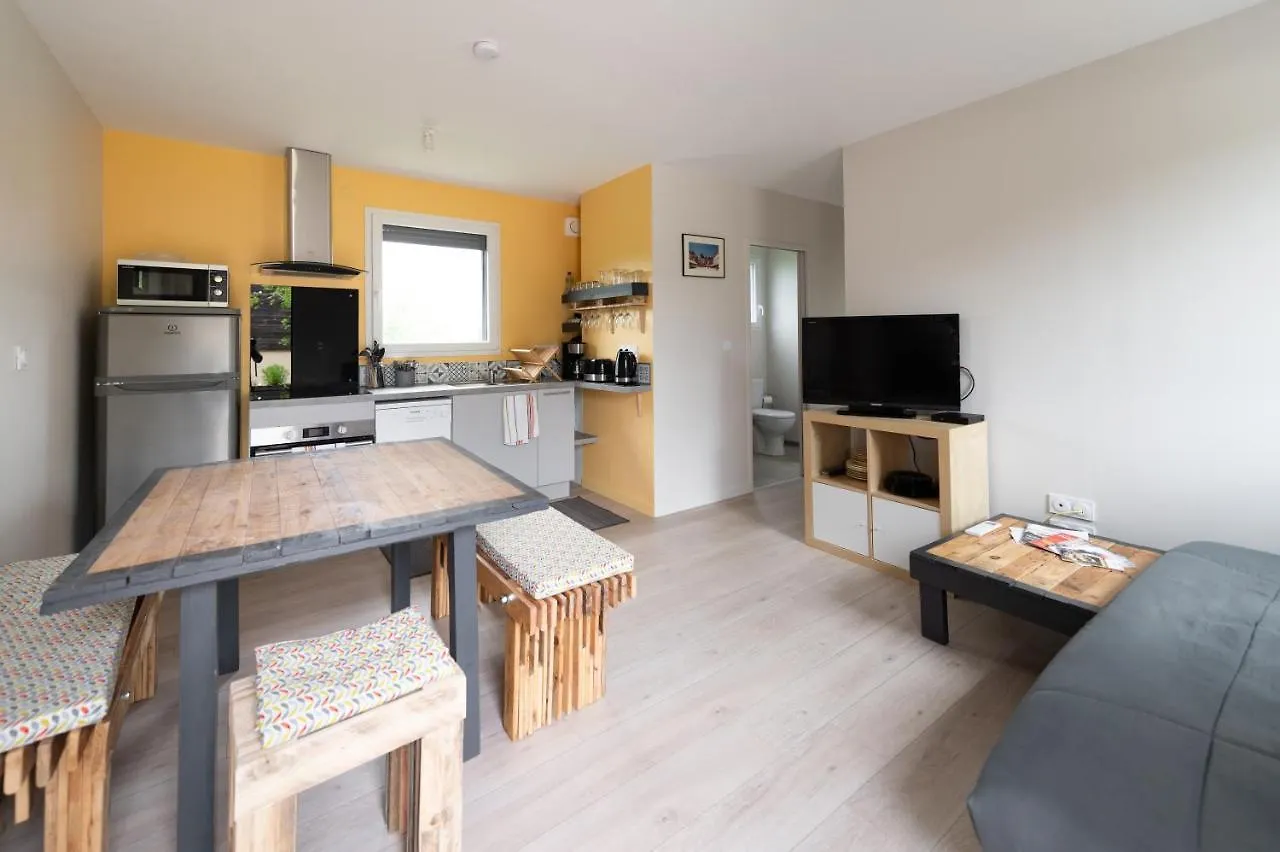 Lot En Dock 3 Logements Atypiques Et Ecologiques En Vallee De La Dordogne Souillac 0*,